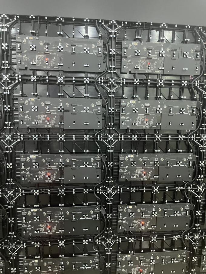 Panneau d'aluminium intérieur LED à mouture sous pression, paroi vidéo à haute résistance pour applications intérieures et extérieures 10